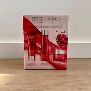Estée Lauder Nutritious Super-Pomegranate Overnight Radiance Collection